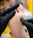 Pedicure completa com remoção de calosidades 