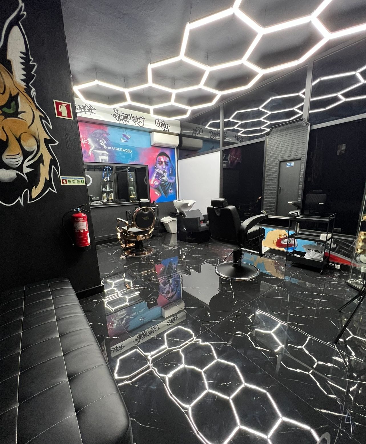 Interior contemporâneo da DiBarber Group